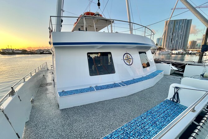 2 Hour Waikiki Whale Watching Cruise from Oahu - Comfort and practical tips: sea legs, sound, snacks, and smart packing