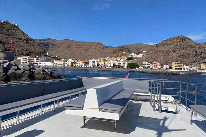 3 hrs Boat Excursion for whale watching from Valle GR (La Gomera) - The cove stop: swimming in clear water (and why it’s a smart extra)