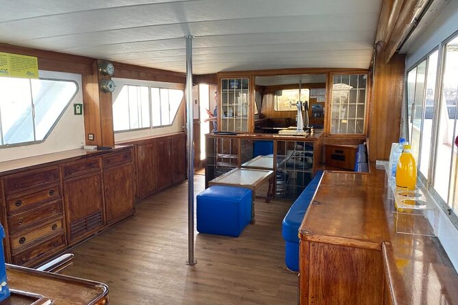 3 hrs Boat Excursion for whale watching from Valle GR (La Gomera) - Crew and organization: the service that keeps it smooth