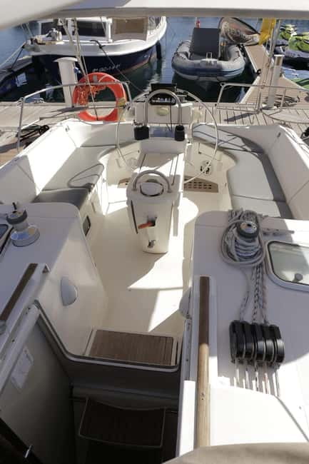 3h Whale Watching Private tour Beneteau Oceanis 440 - Yacht time (50 minutes): what you’re really doing here