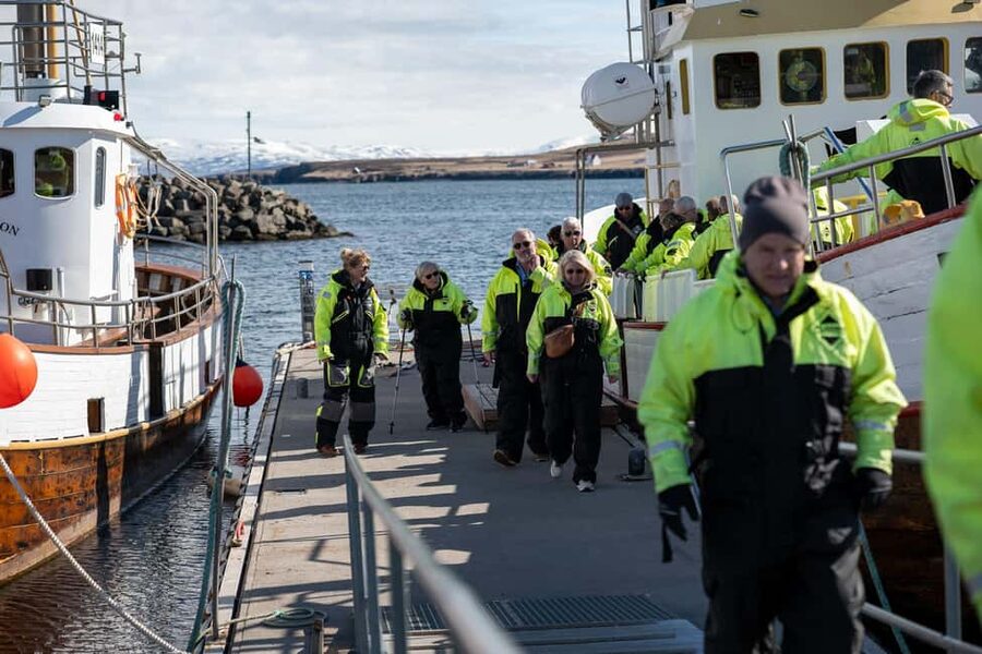 Akureyri: Whale Watching Tour with Transfer from Port - FAQ