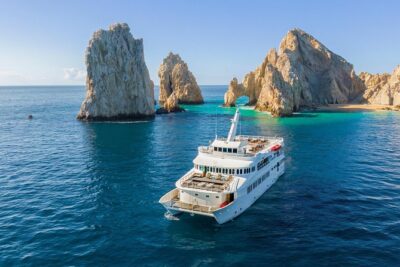 Cabo Whale Watch Three-Level Vessel and Majestic Arch - El Arco de Cabo San Lucas: the camera moment you shouldn’t miss
