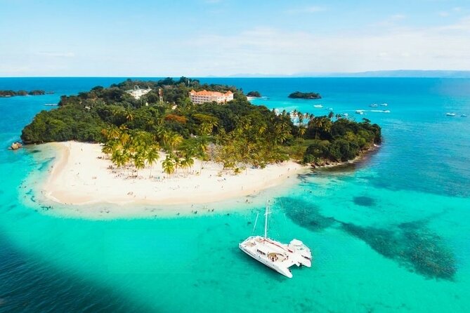 Samaná Experience Whale – The Lemon Waterfall & Bacardi Island - Getting to La Cañita: Boat Ride + Peninsula Views