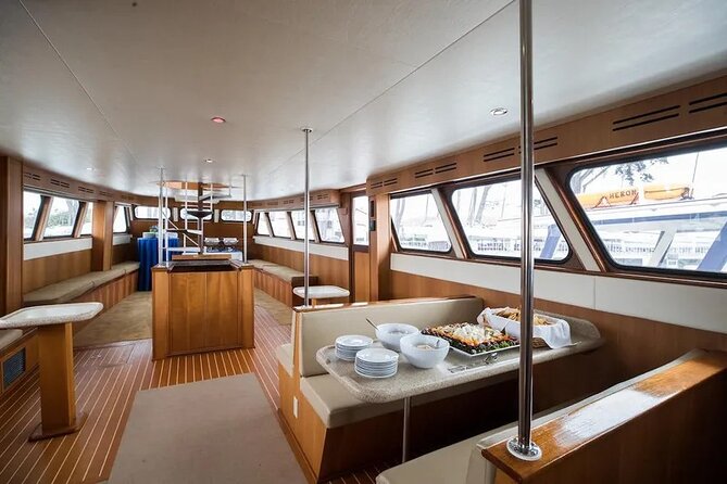 San Diego Whale/Dolphin Watching Cruise Aboard Luxury Vessel - Key reasons this cruise works