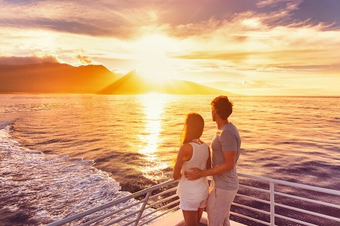 Sunset Cruise & Whale Watching from Oahu - Whale and dolphin spotting: How the crew turns searching into a show