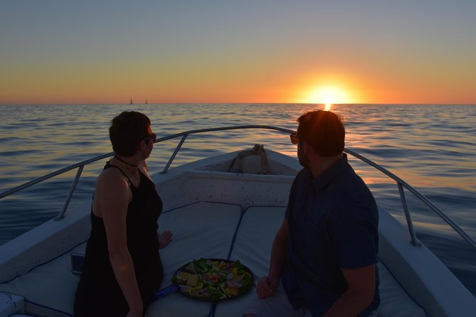 Sunset Whale Cruise in Cabo San Lucas - Stop 2: The Arch of Cabo San Lucas From the Water