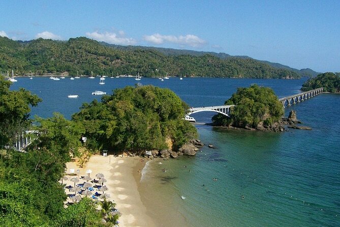 Tour with Whale Watching in Samaná, Beach and Waterfall - Santa Bárbara de Samaná: whale viewing and viewpoint time