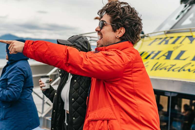Vancouver: Covered Whale Watching Adventure with Free Photos - How a half-day or sunset tour plays out on the water