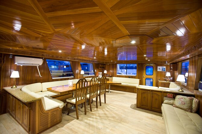 Whale Watching Cruise on a Yacht in Reykjavik - So… do you actually see whales? The best way to think about results