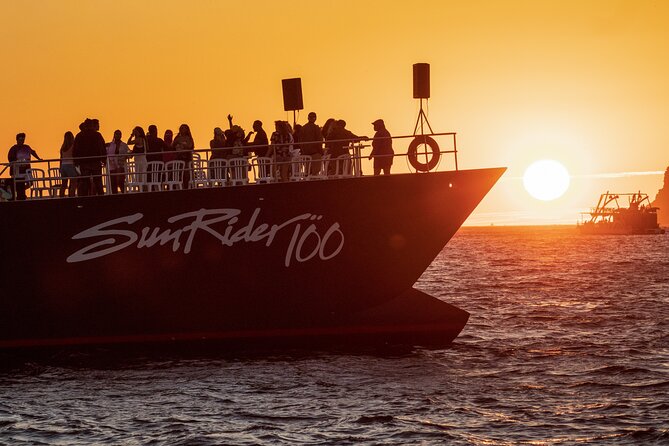 Whale Watching Dinner Cruise in Cabo San Lucas - Sunset Whale Watching Dinner Cruise in Cabo: The 4:30 pm Flow